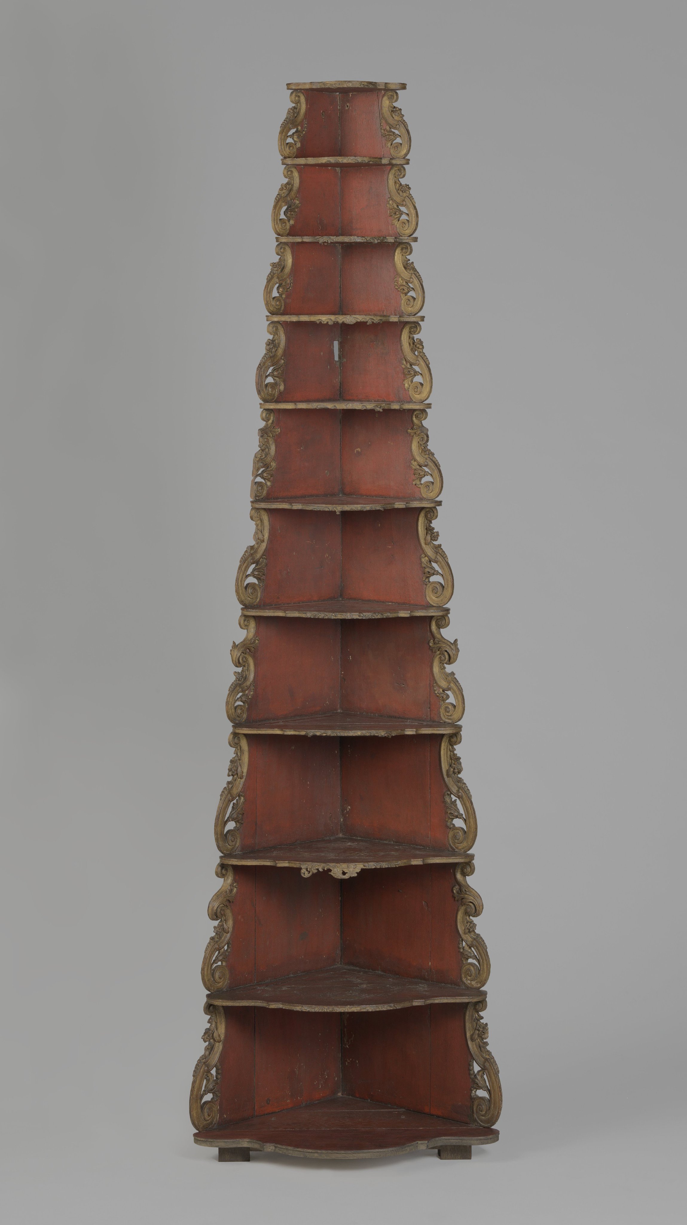 Corner pyramid