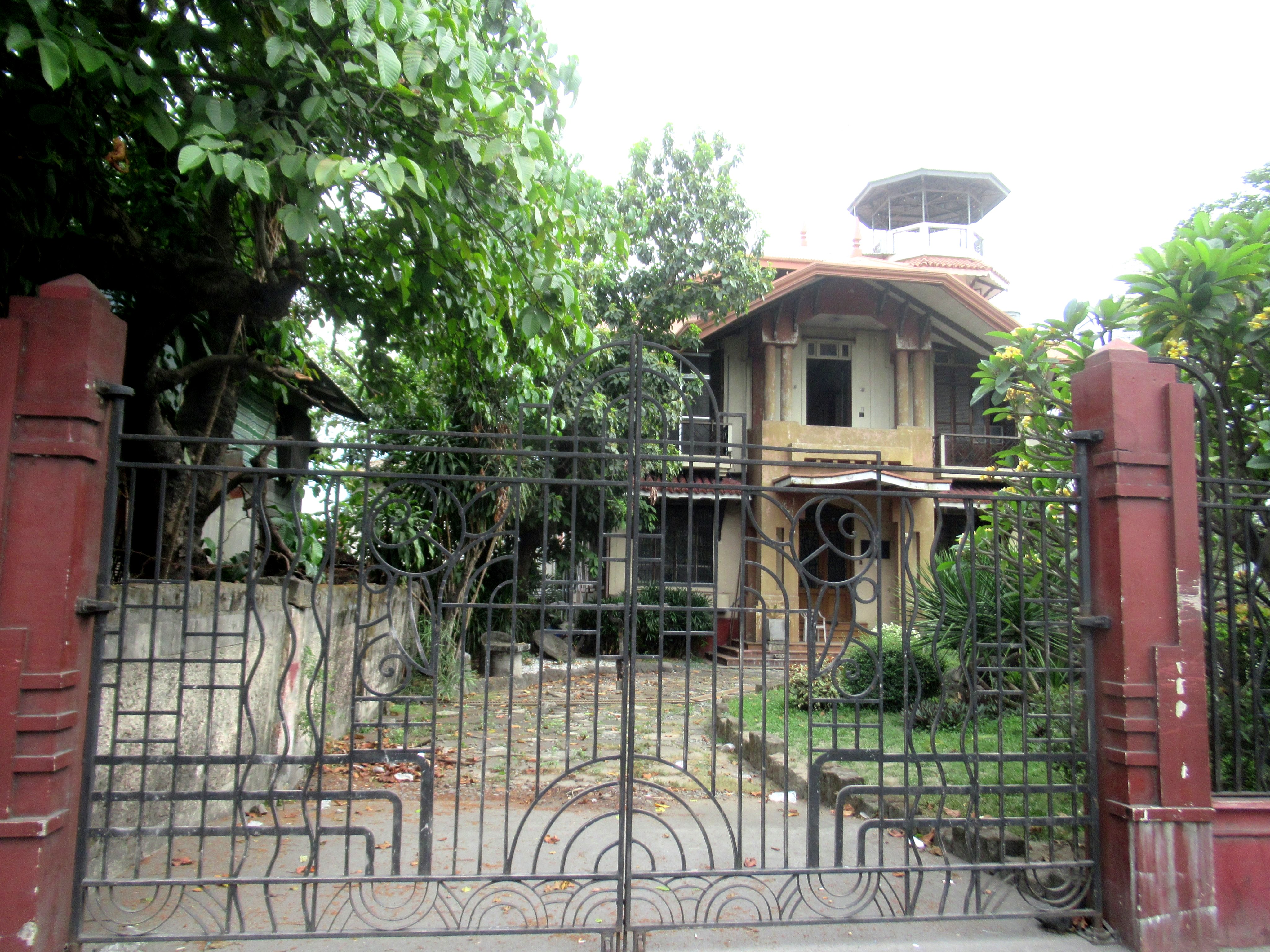 De la Cruz-Lim Residence 02
