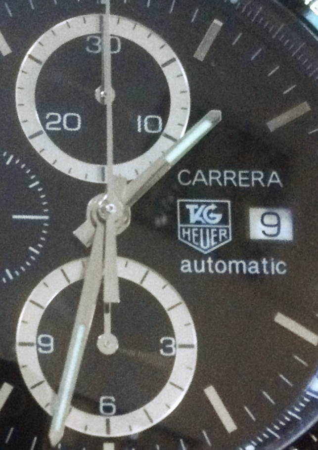 TAG Heuer Carrera chronograph CV2010 retusche (cropped)