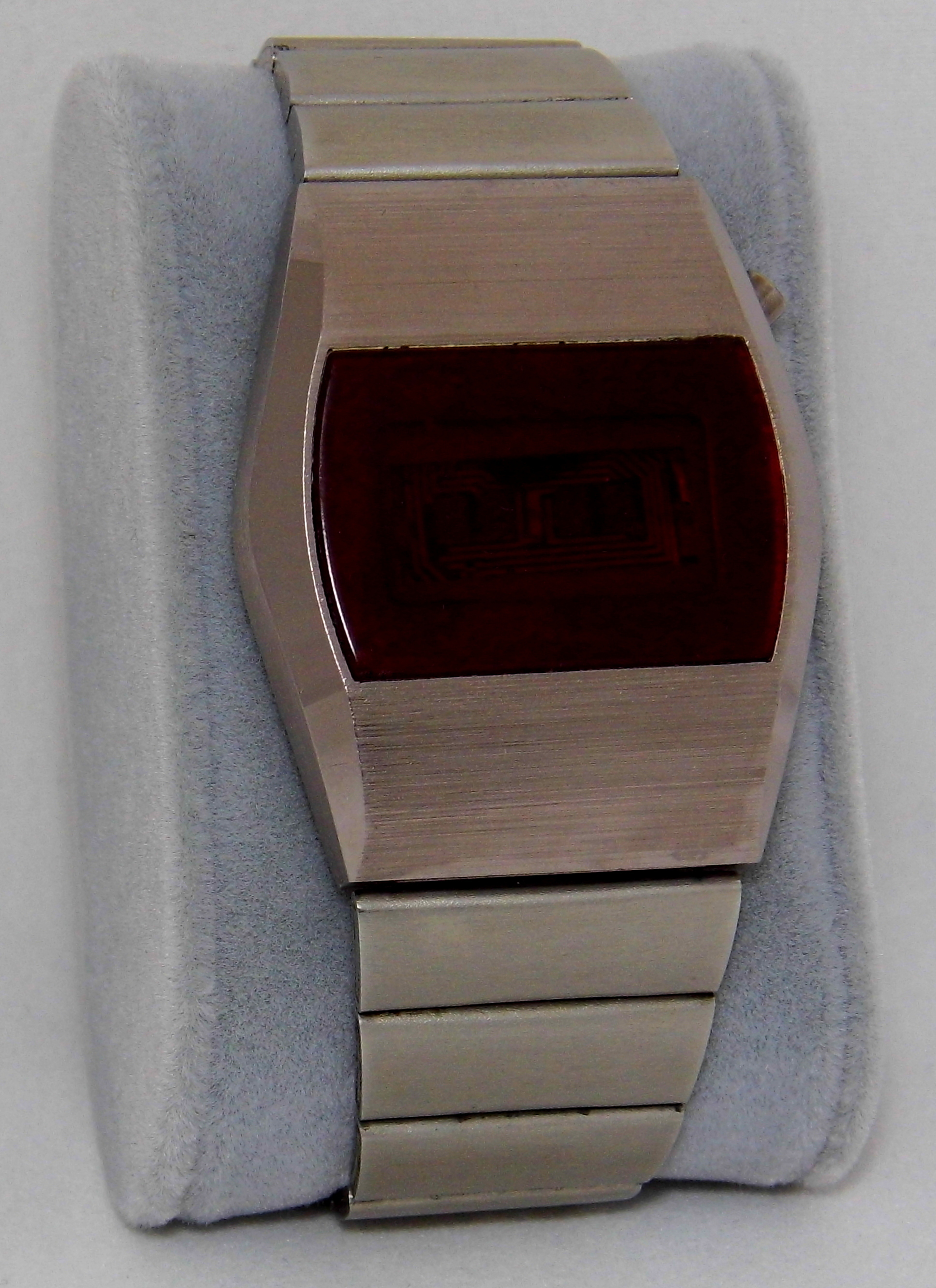 Vintage 1970s Electronic Quartz Watch With Red LED Display, No Manufacturer Information, Hong Kong Movement, Case Made In USA (27075481195)