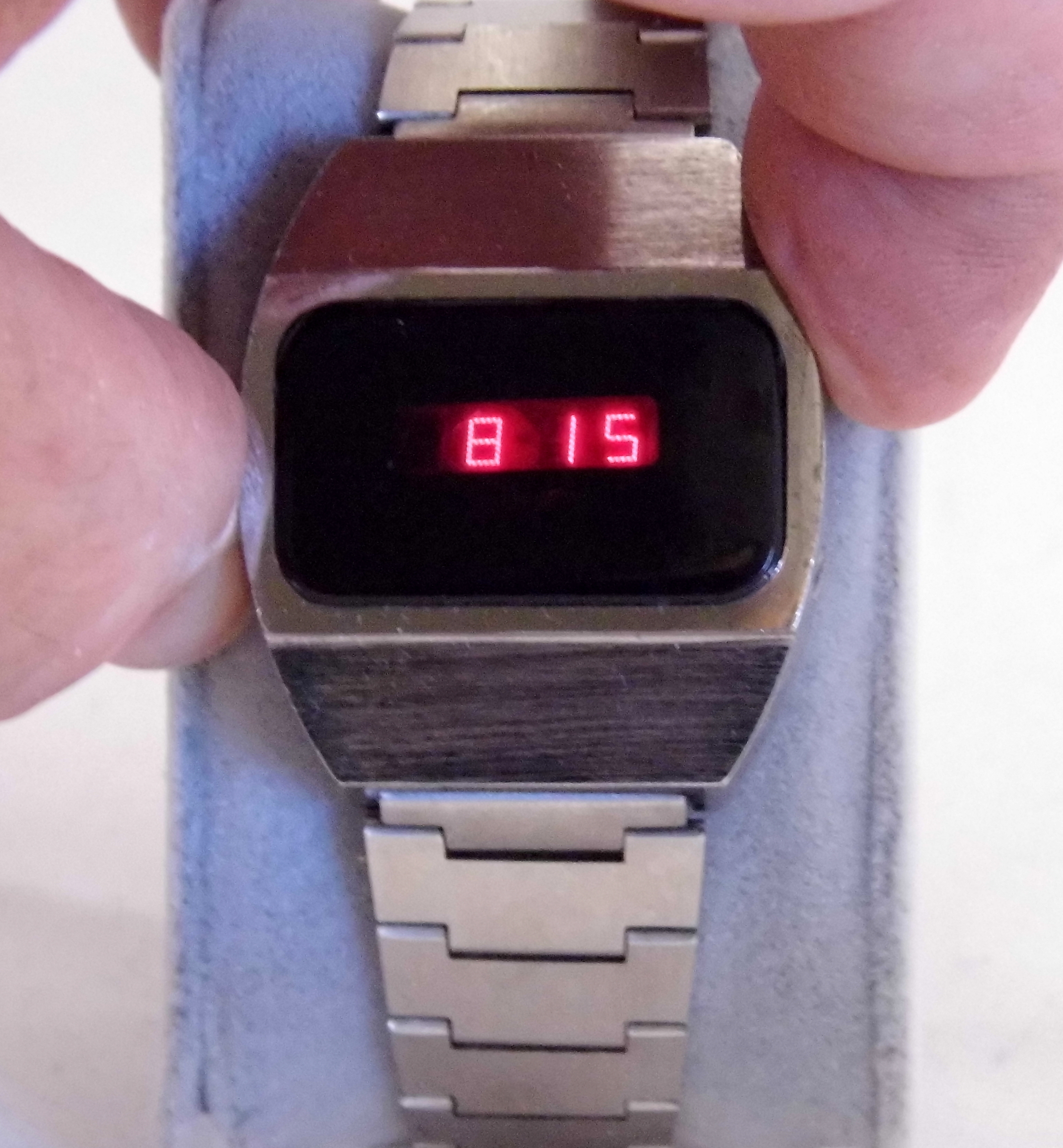 Vintage 1970s-Era Red LED Men's Wrist Watch, Rodania Watch Company Swiss-Made Case, USA National Semiconductor (NS) Module (16228425193)