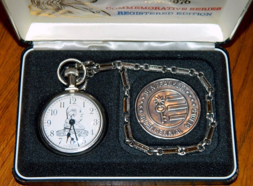 Vintage Ben Franklin Bicentennial Pocket Watch Set by Bradley Time Division, Copyright 1974 (8584517001)