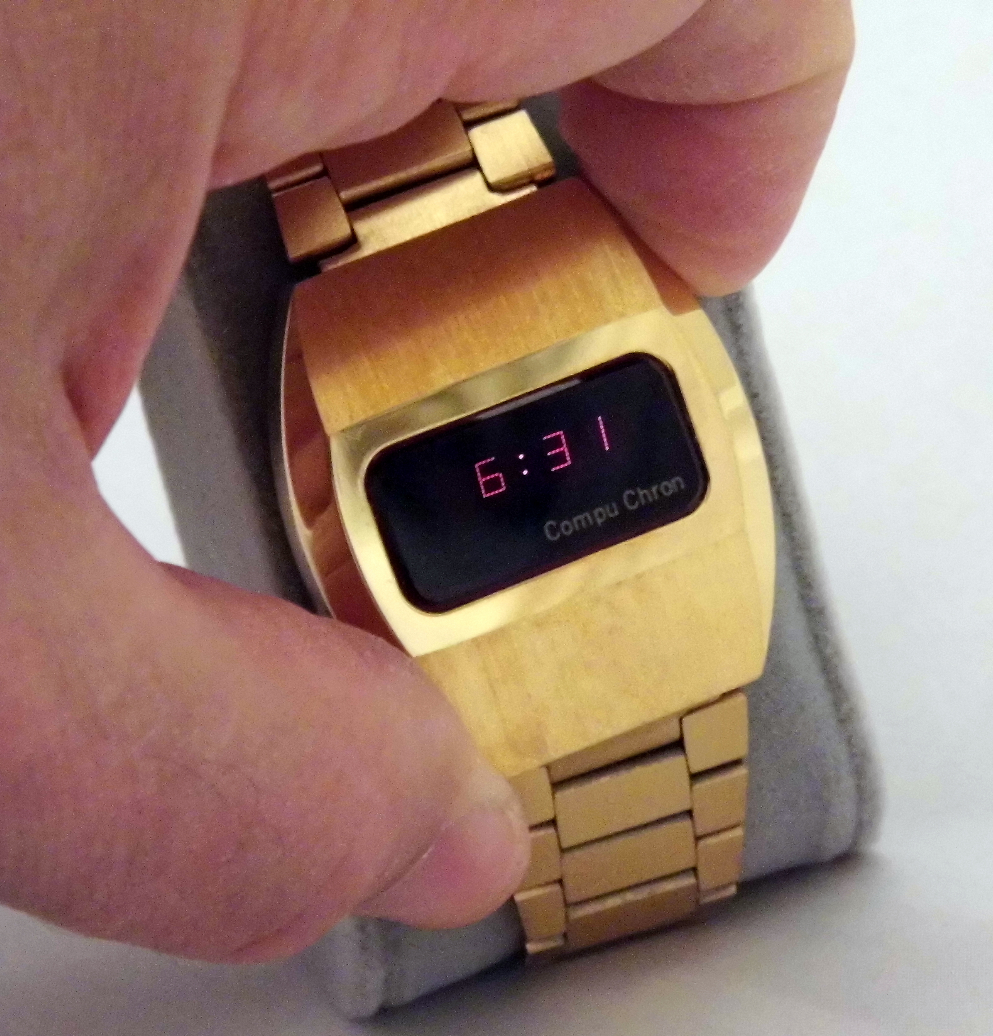 Vintage Compu Chron Men's Digital Quartz Watch, Red LED Display, Case Made In Japan, Module Date January 1976 (32913528342)