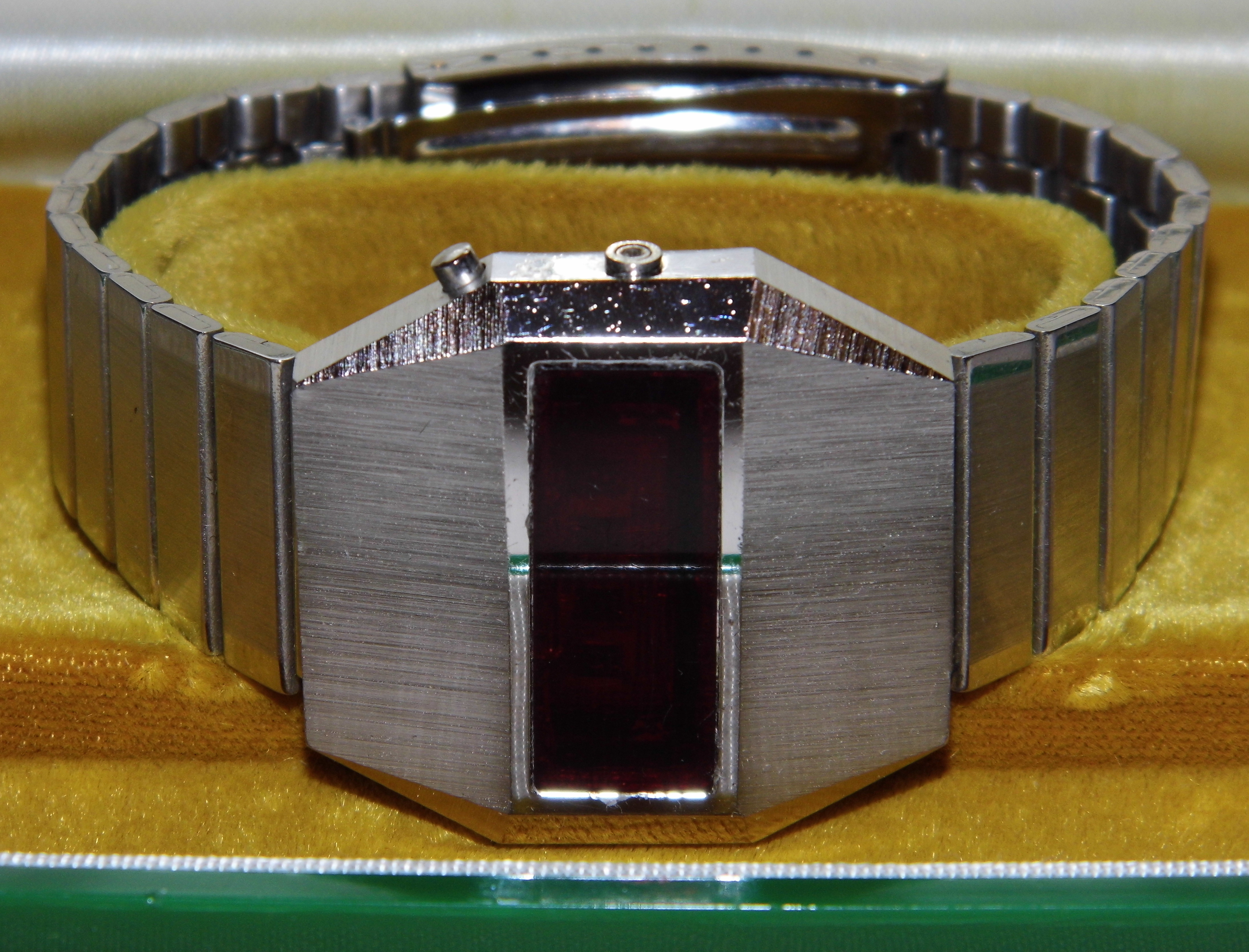 Vintage Men's LED Digital Watch, 1970s Vintage (8516137931)
