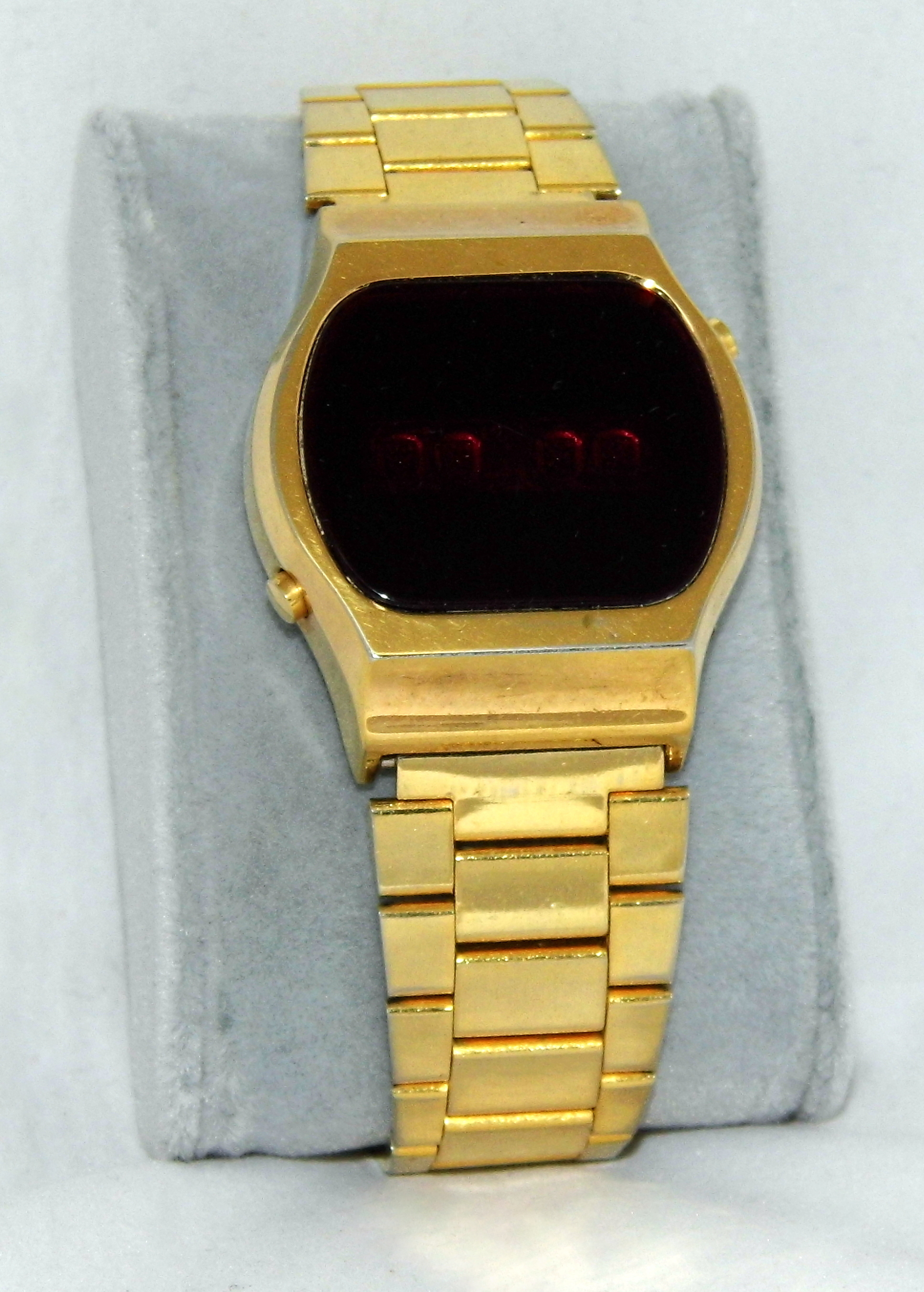 Vintage Men's Red LED Wrist Watch, U.S. Module, Swiss-Made Case, Circa 1970s (20638709549)