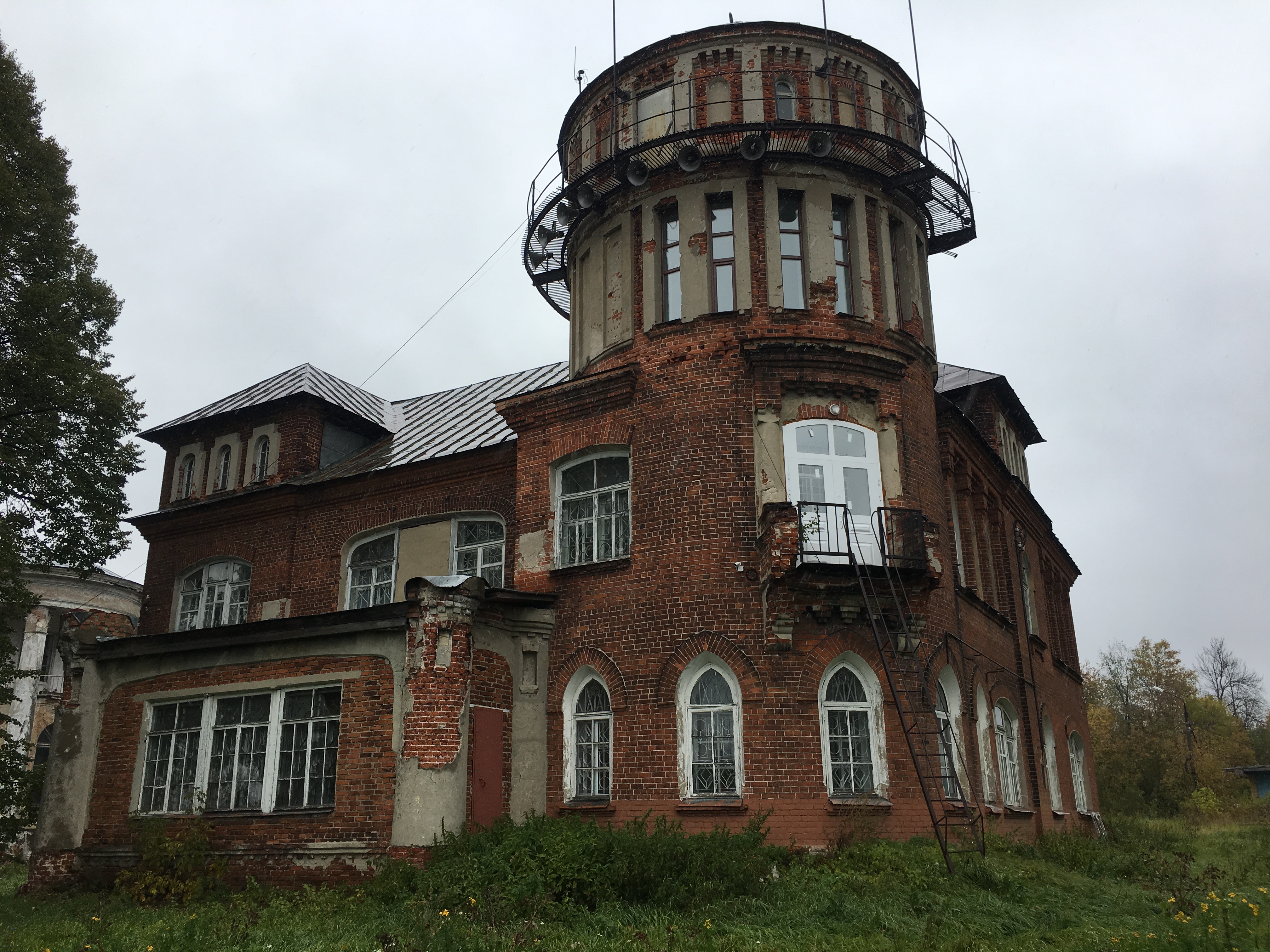 Вид на башню особняка Бурнаевых-Курочкиных